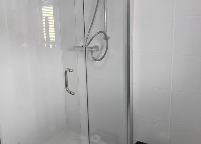 1 Hillside Leeds (West Yorkshire)